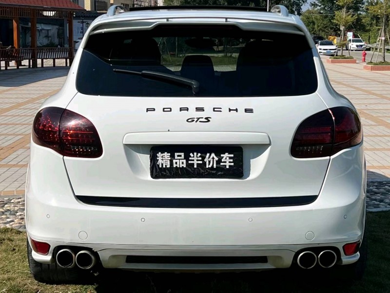 汕頭12年保時捷卡宴8
