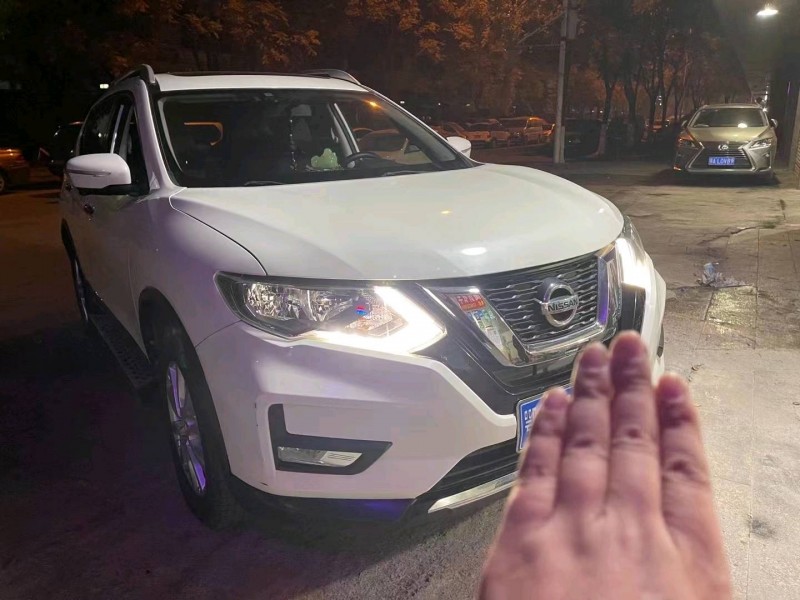 武汉18年日产奇骏2