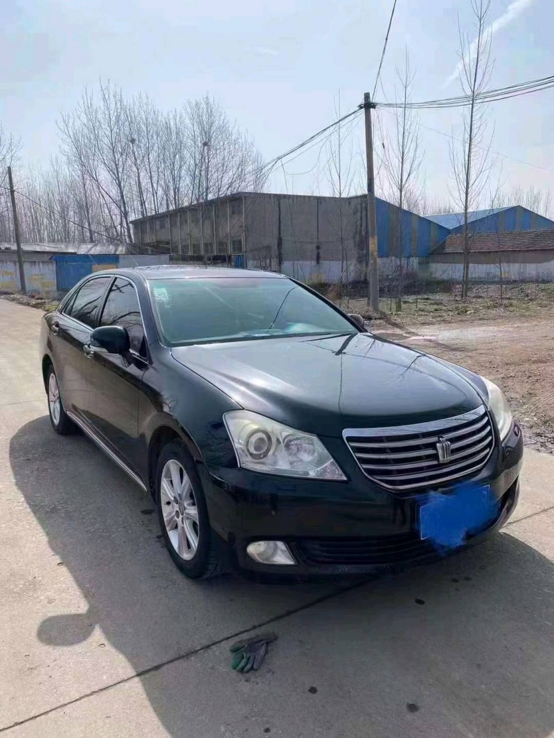 北京10年丰田皇冠3