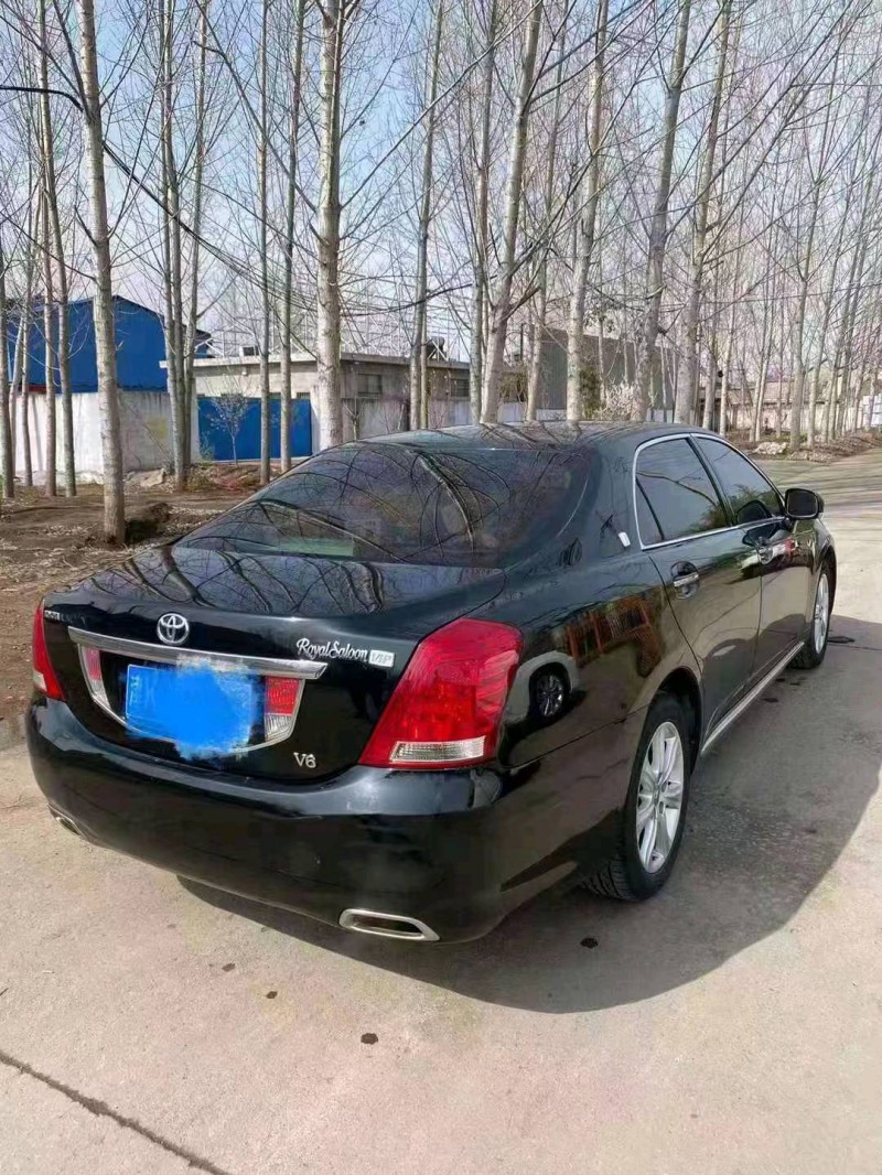 北京10年丰田皇冠4