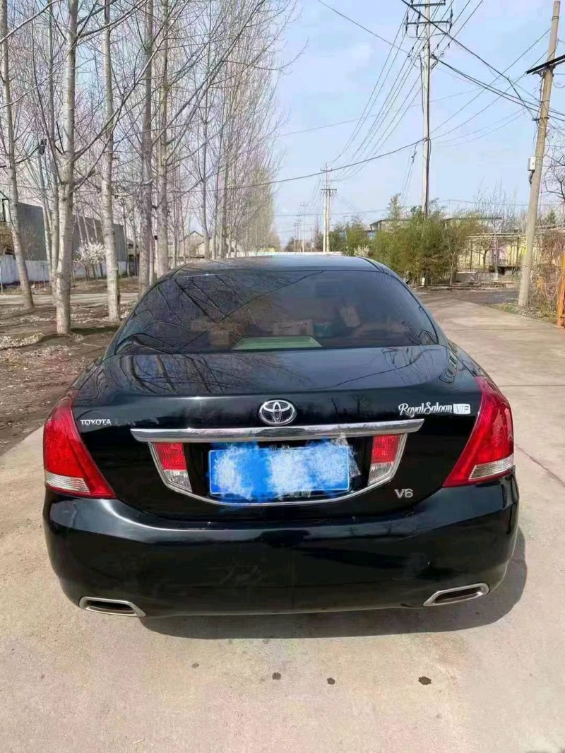 北京10年丰田皇冠9