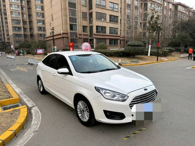 枣庄17年福特福睿斯1