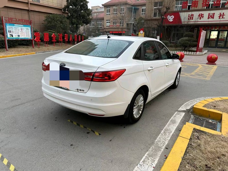 枣庄17年福特福睿斯5