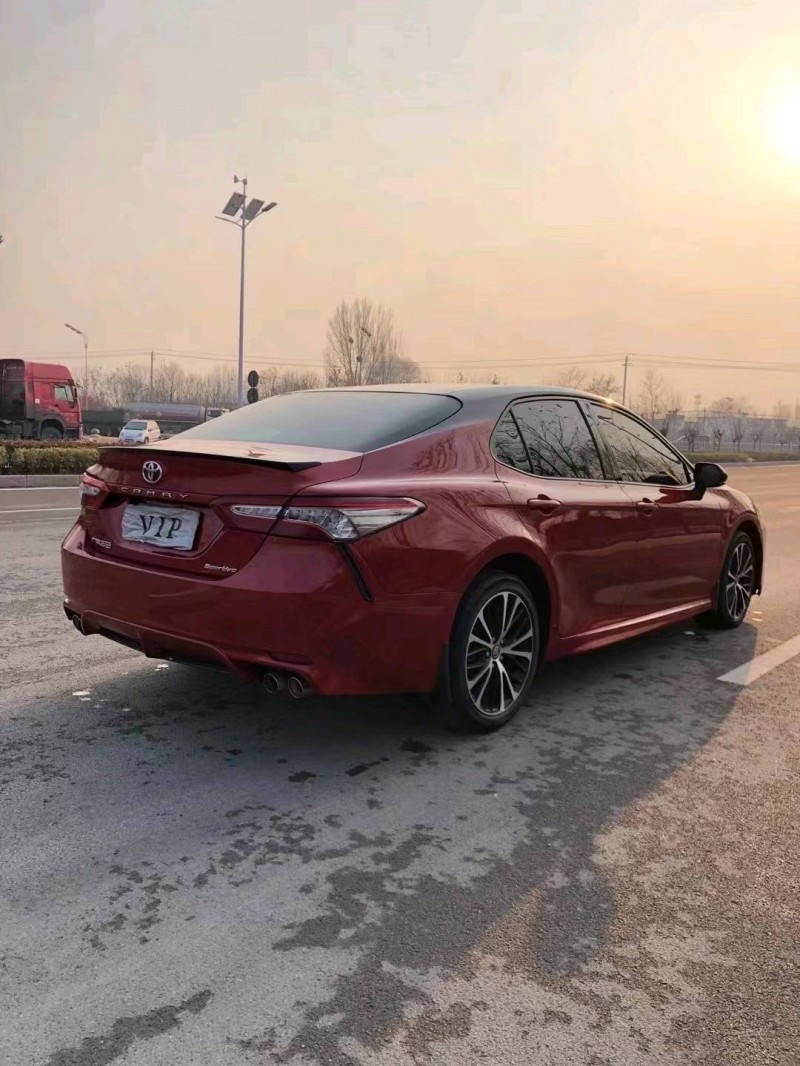 北京19年丰田凯美瑞9