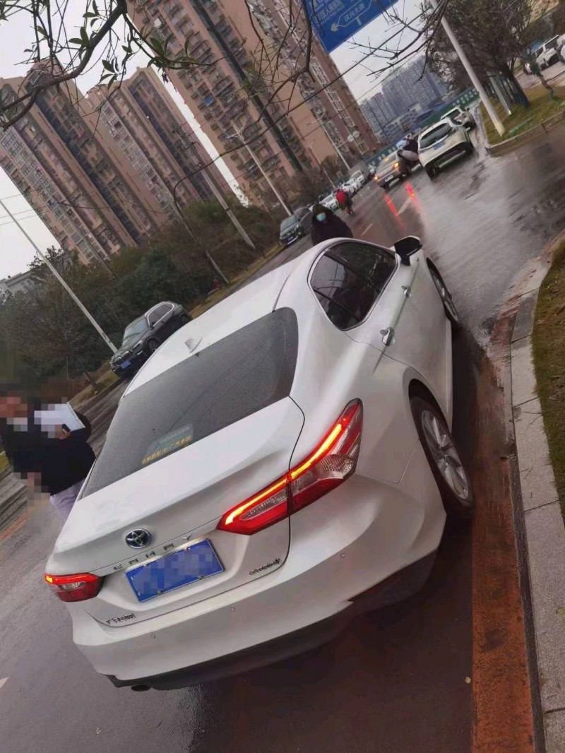 成都21年丰田凯美瑞4