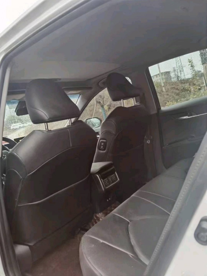 成都21年丰田凯美瑞6