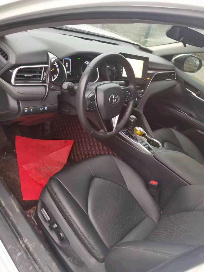 成都21年丰田凯美瑞8