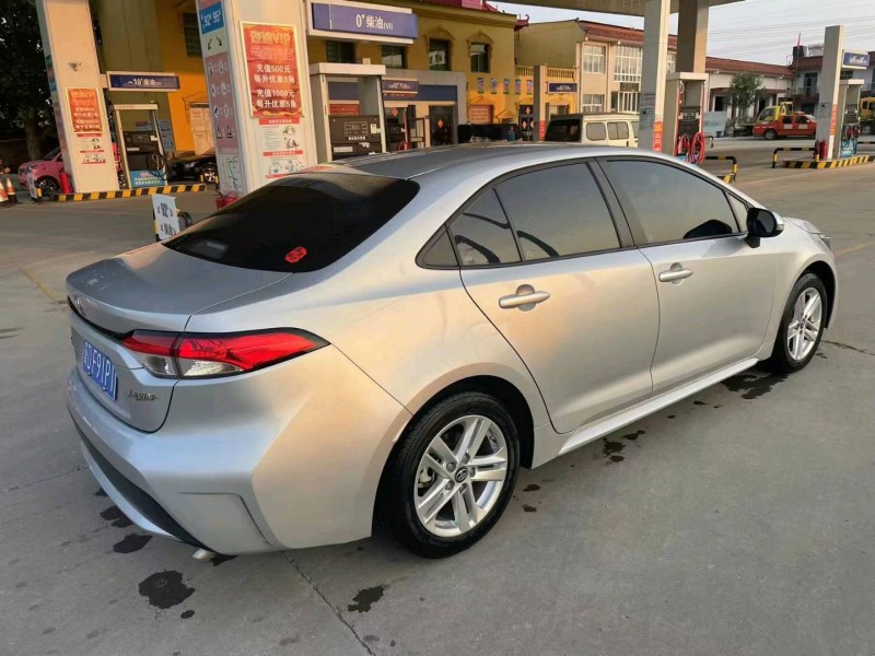 保定21年丰田雷凌4