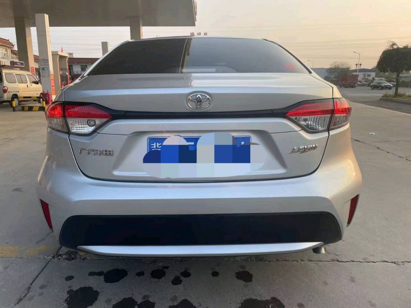 保定21年丰田雷凌9