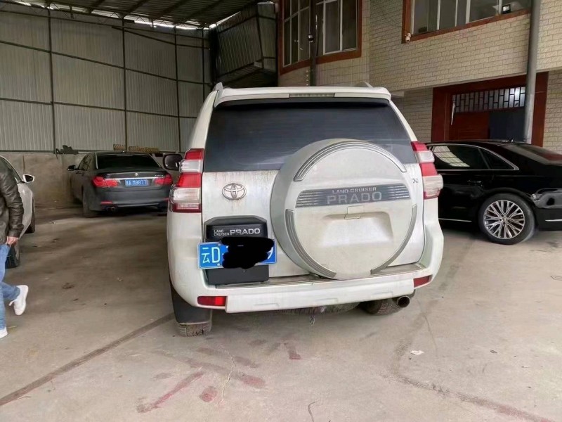 保山17年丰田普拉多2