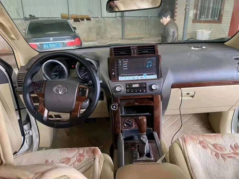 保山17年丰田普拉多3