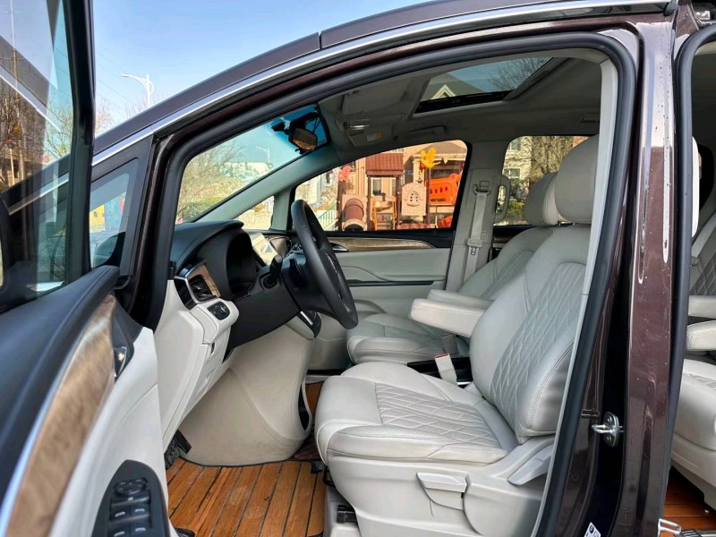 青岛19年别克GL84