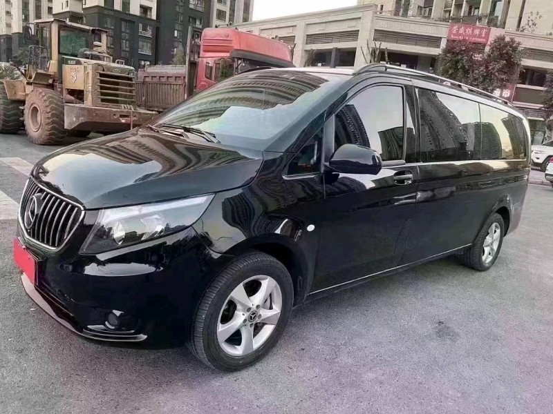 重庆20年奔驰威霆3