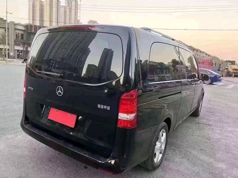 重庆20年奔驰威霆2