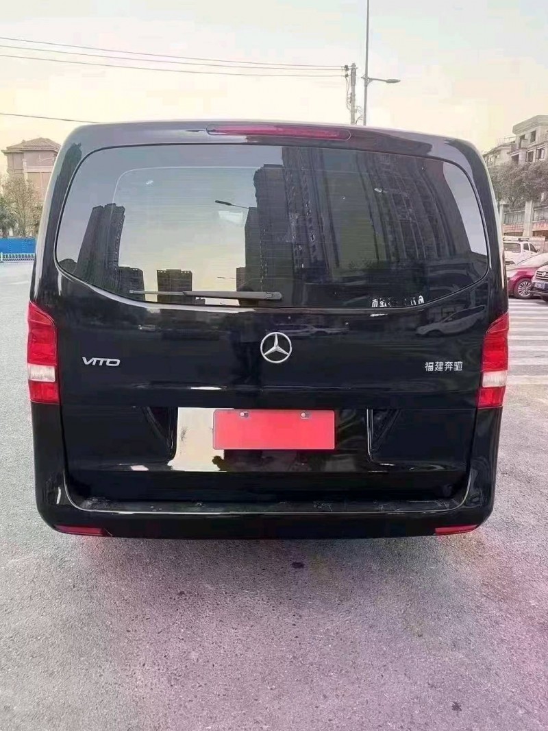 重庆20年奔驰威霆4