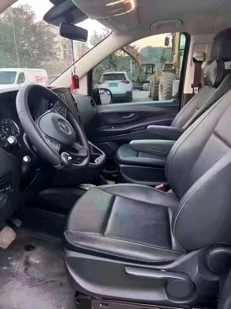 重庆20年奔驰威霆6