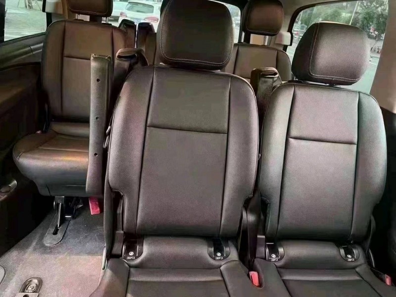 重庆20年奔驰威霆7