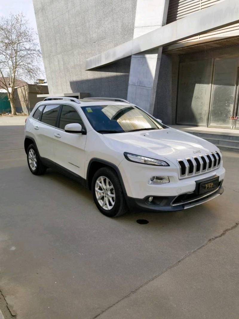青岛18年Jeep自由光2