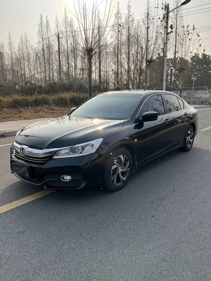 徐州17年本田雅阁3