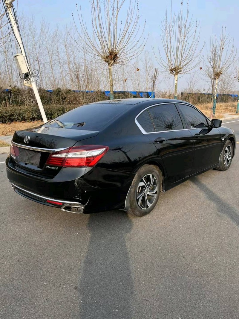 徐州17年本田雅阁8