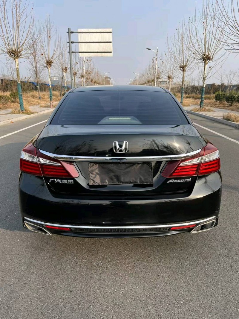 徐州17年本田雅阁9