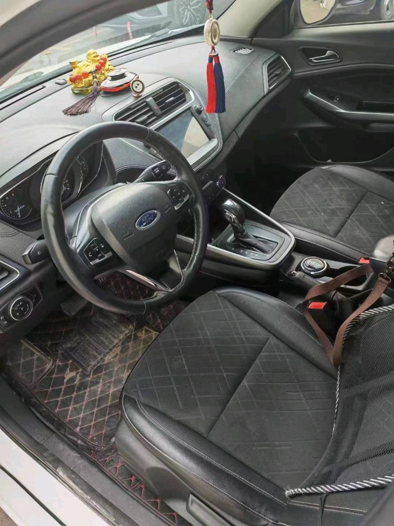 珠海20年福特福睿斯2