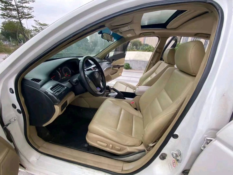 珠海09年本田雅阁6