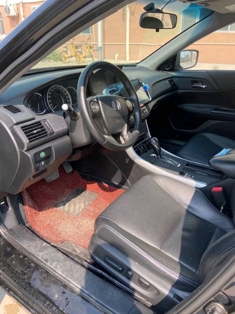 东莞16年本田雅阁6
