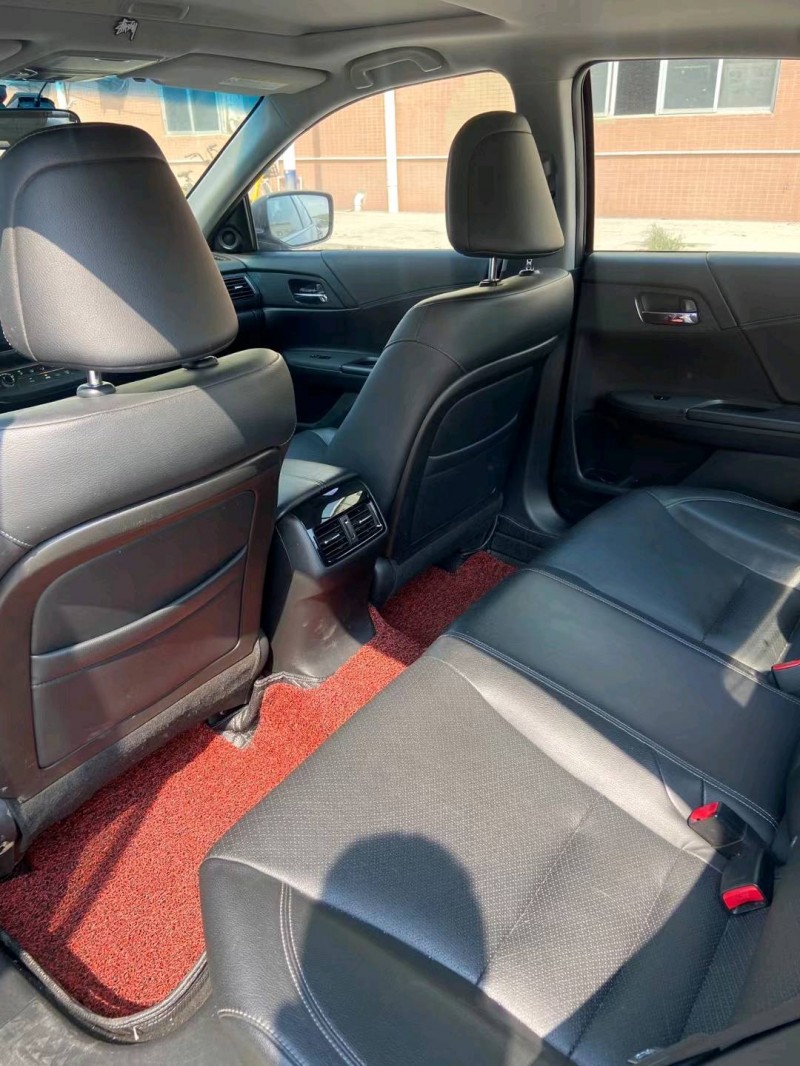 东莞16年本田雅阁5