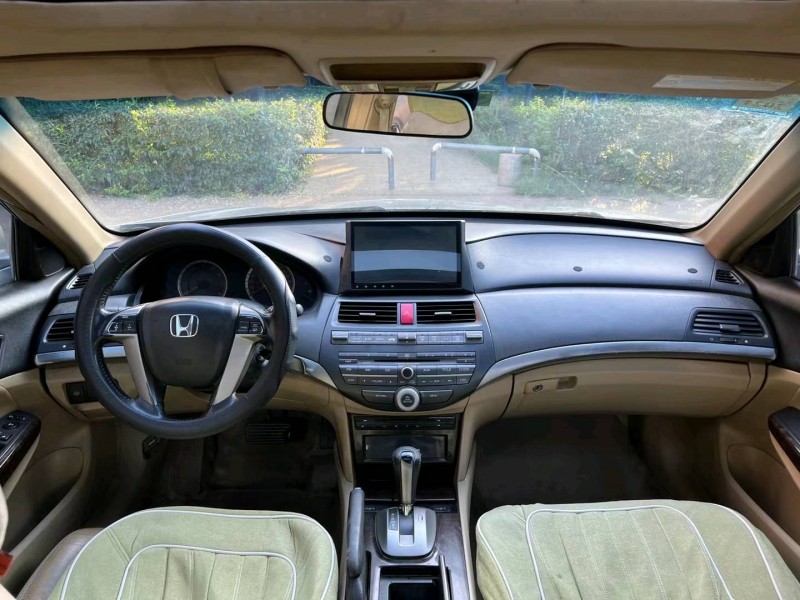 邢台10年本田雅阁8