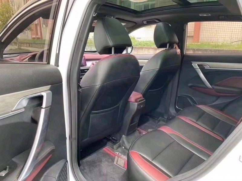 成都19年吉利缤越3