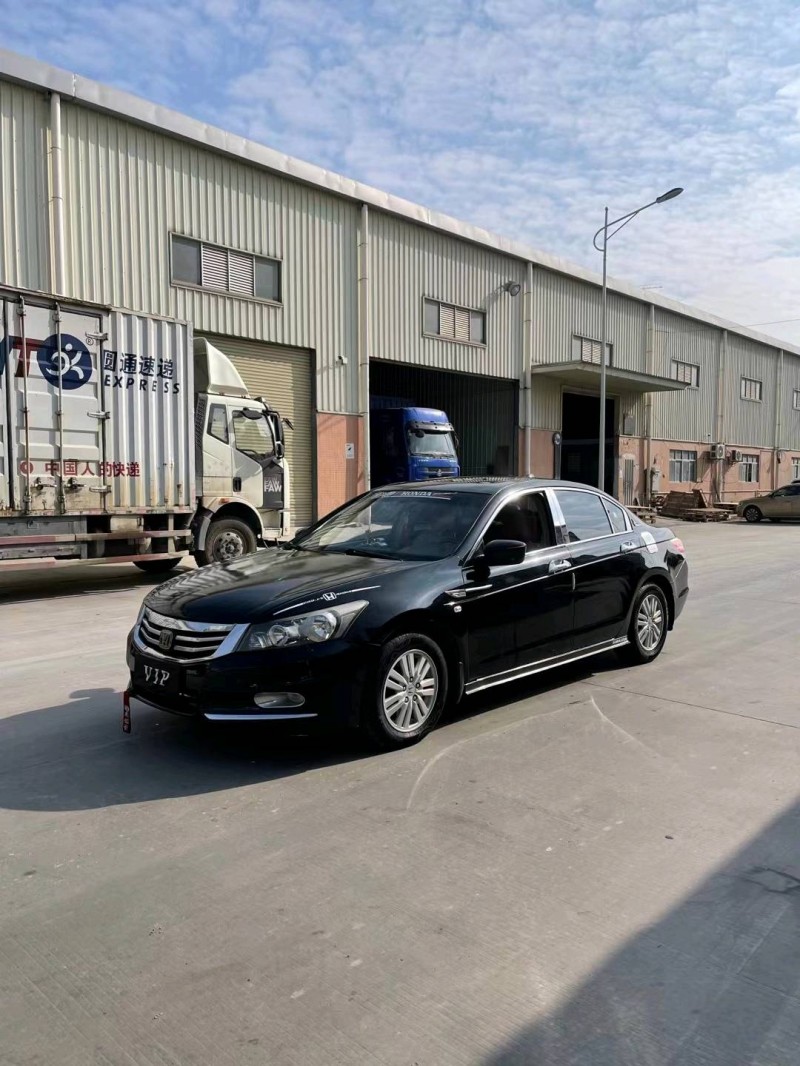 东莞13年本田雅阁8