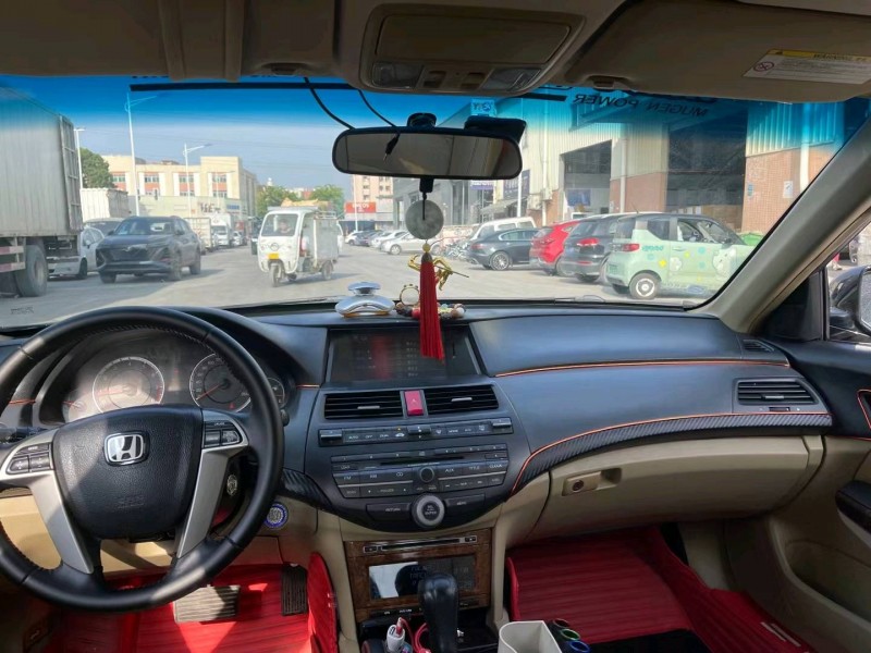 东莞13年本田雅阁5