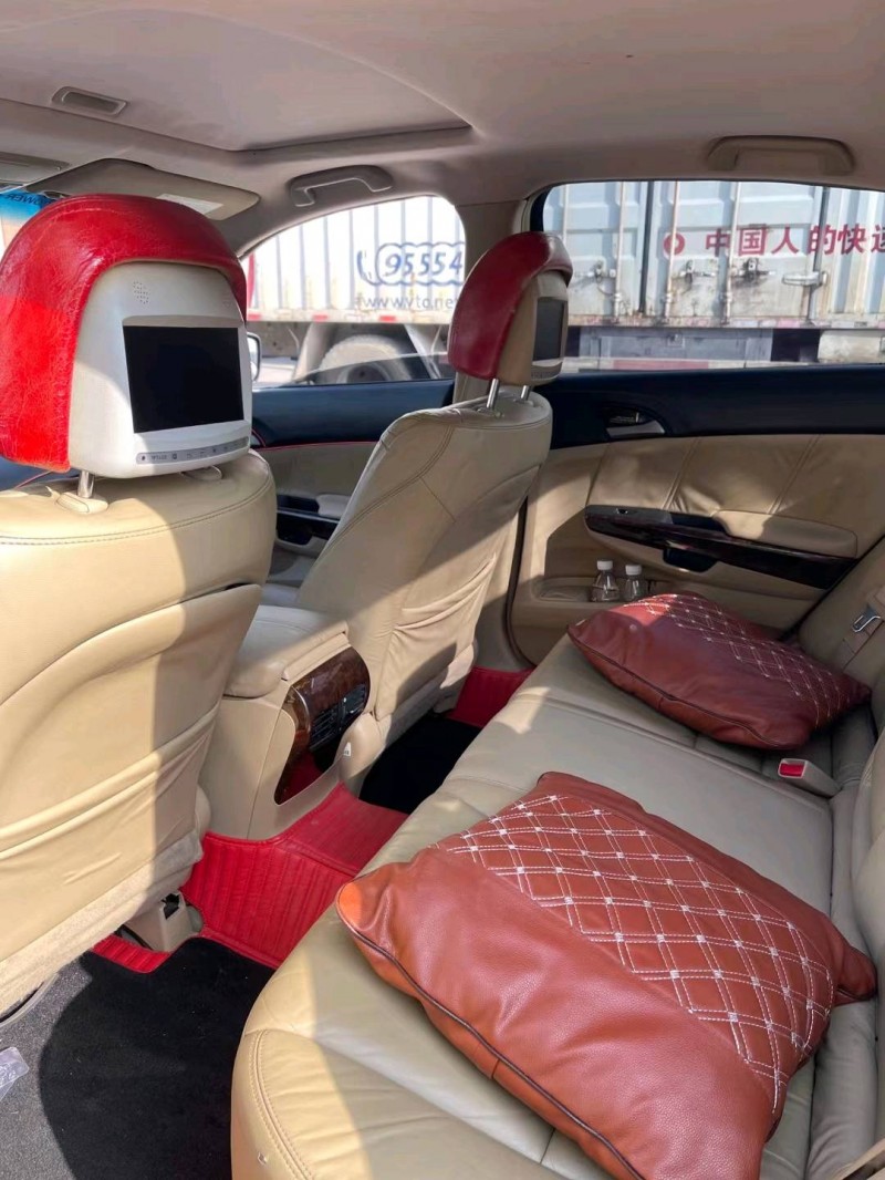 东莞13年本田雅阁6