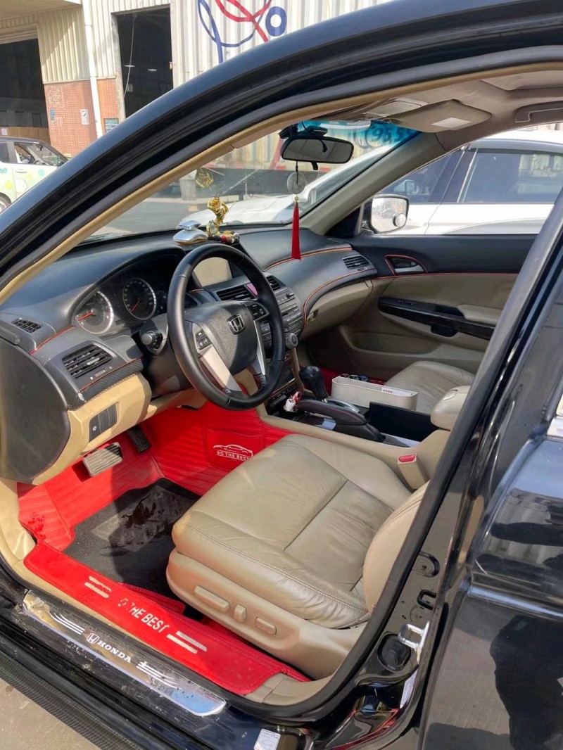 东莞13年本田雅阁4