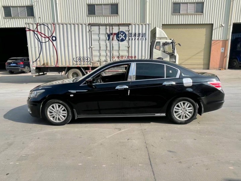 东莞13年本田雅阁2