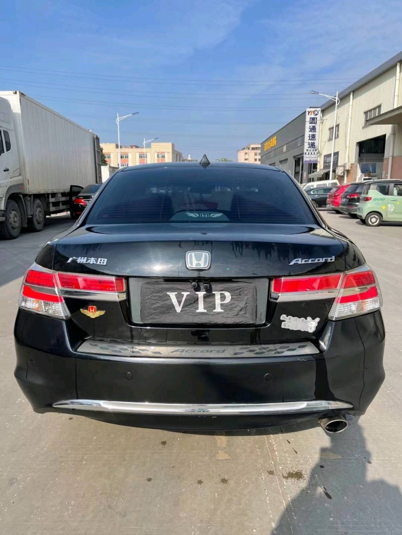 东莞13年本田雅阁1