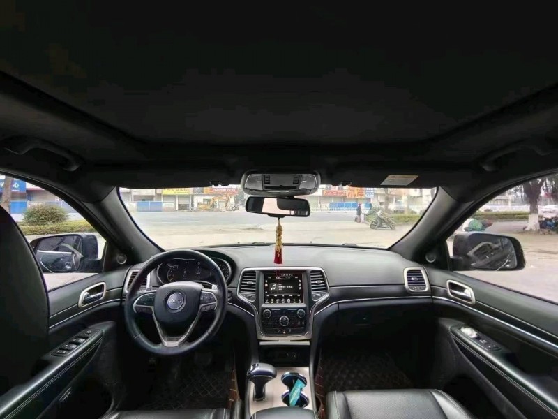 梧州15年Jeep大切诺基5