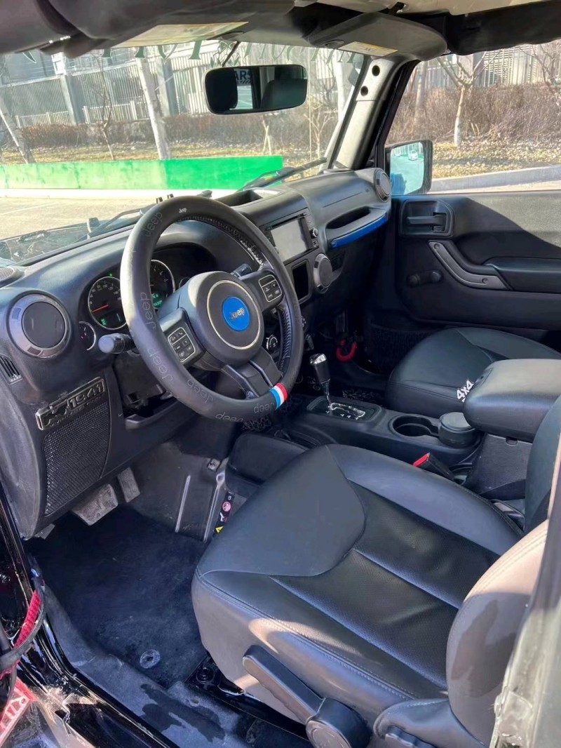 沈阳16年Jeep牧马人4