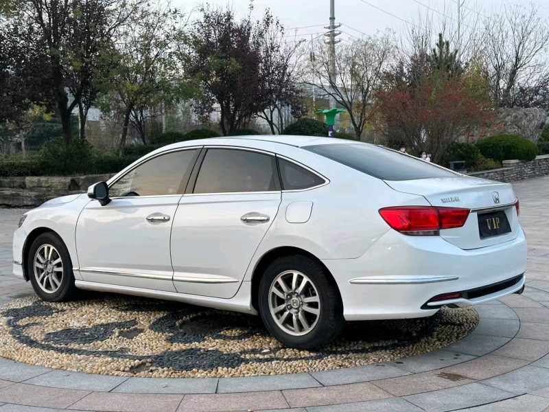 青岛16年本田思铂睿3