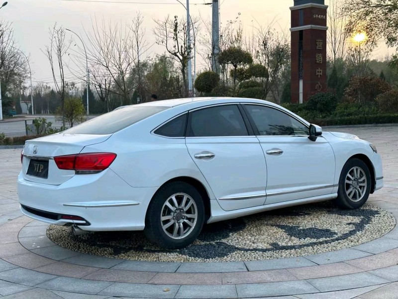 青岛16年本田思铂睿2