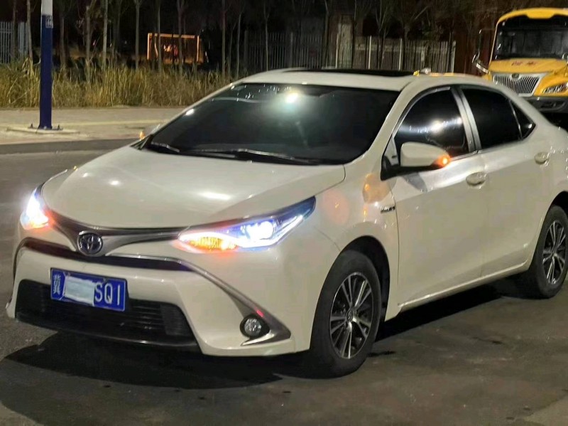 济南17年丰田雷凌1