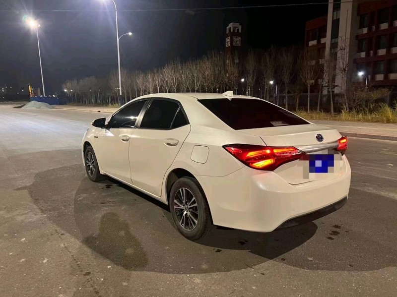 济南17年丰田雷凌5