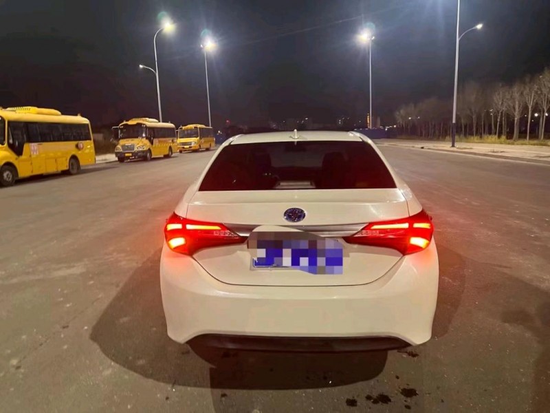 济南17年丰田雷凌7