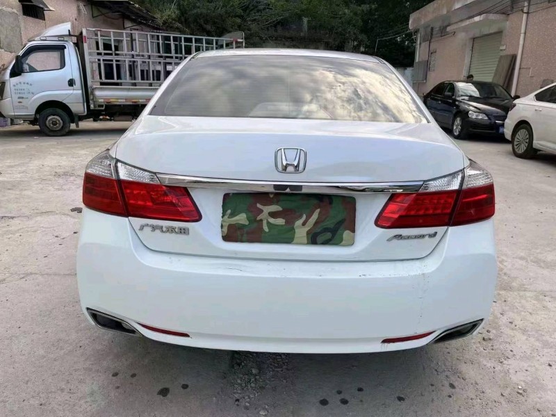 珠海16年本田雅阁2