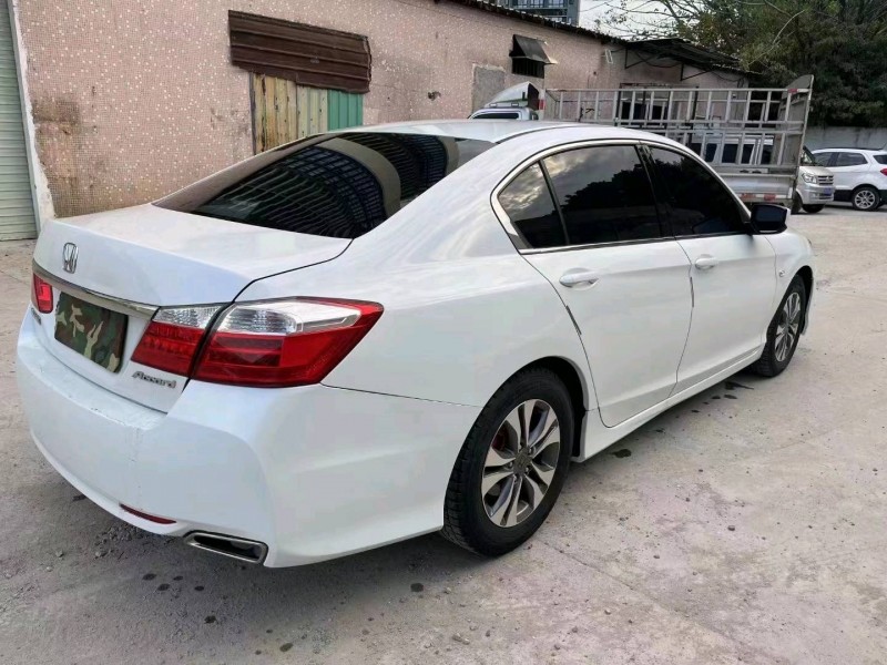 珠海16年本田雅阁5