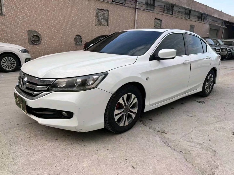 珠海16年本田雅阁8