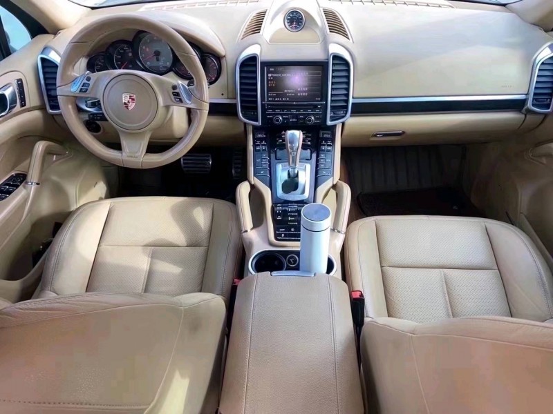 成都13年保时捷卡宴3