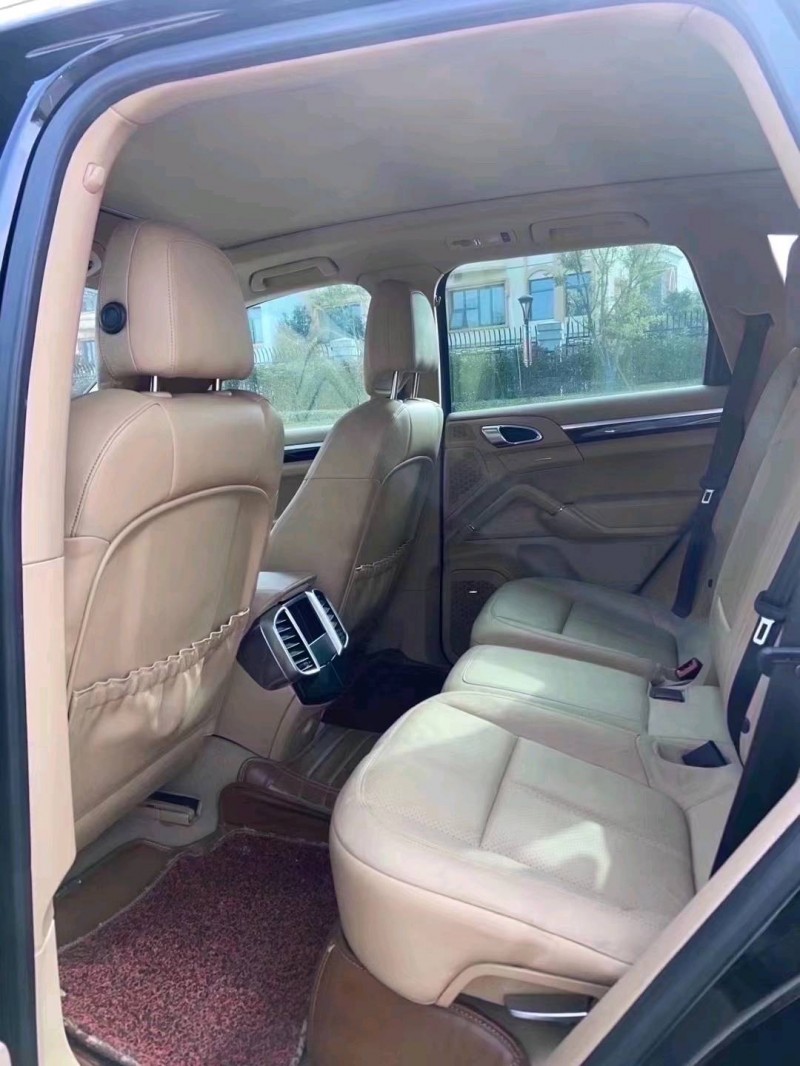 成都13年保时捷卡宴5