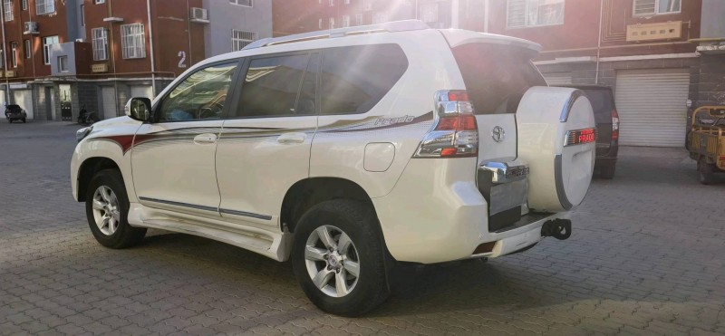 济南15年丰田普拉多9